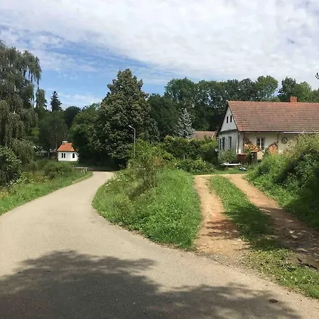 Holiday home 127 Let Stara Se Spanim Na Peci A Finskou Saunou *