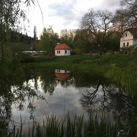 127 Let Stara Se Spanim Na Peci A Finskou Saunou Holiday home