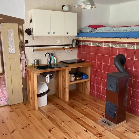 Holiday home 127 Let Stara Se Spanim Na Peci A Finskou Saunou Jistebnice